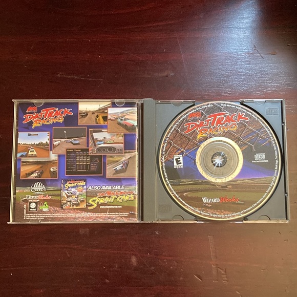 Dirt Track Racing - Picture 3 of 3